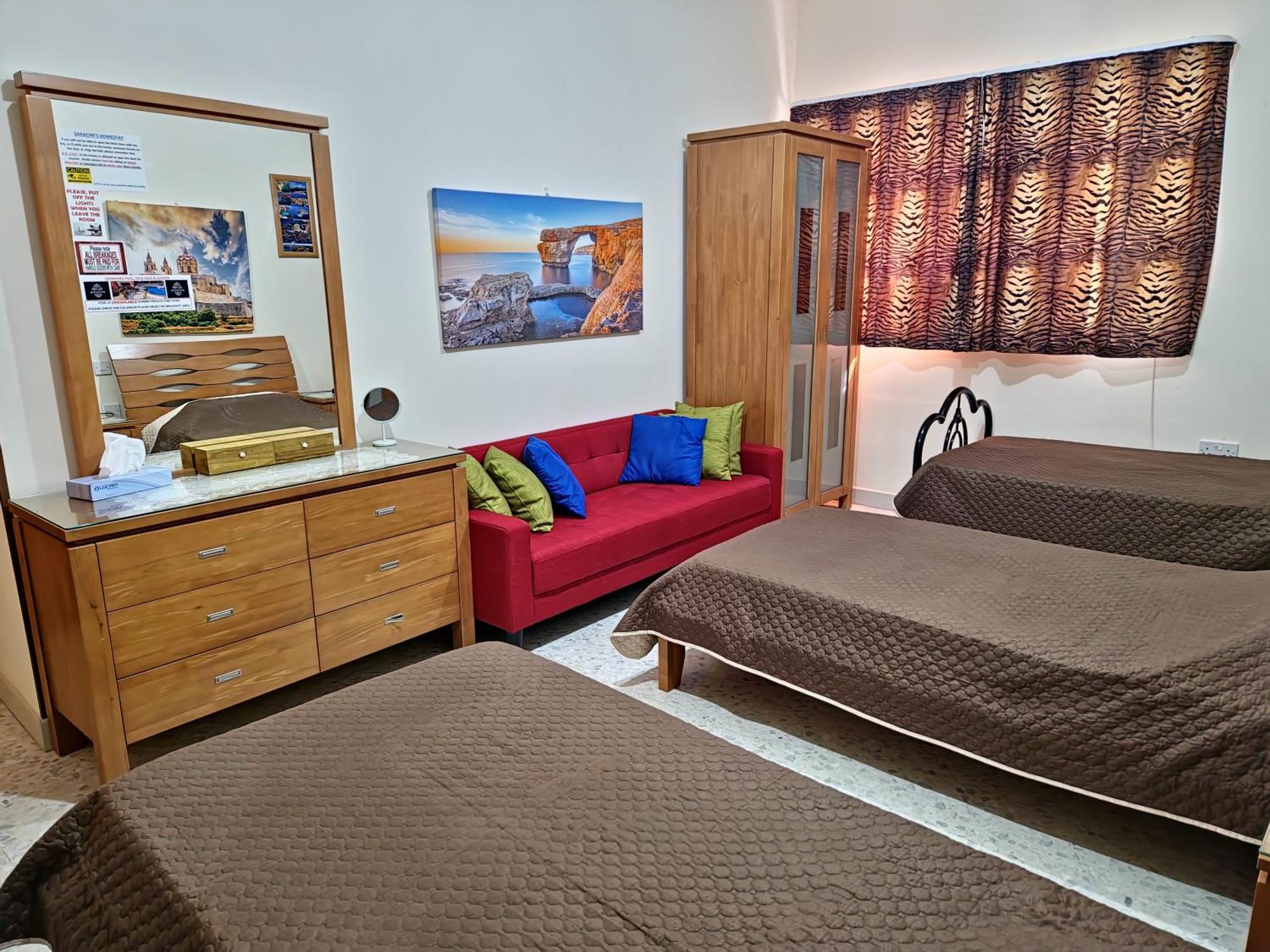 Saracini'S Homestay Attard Extérieur photo